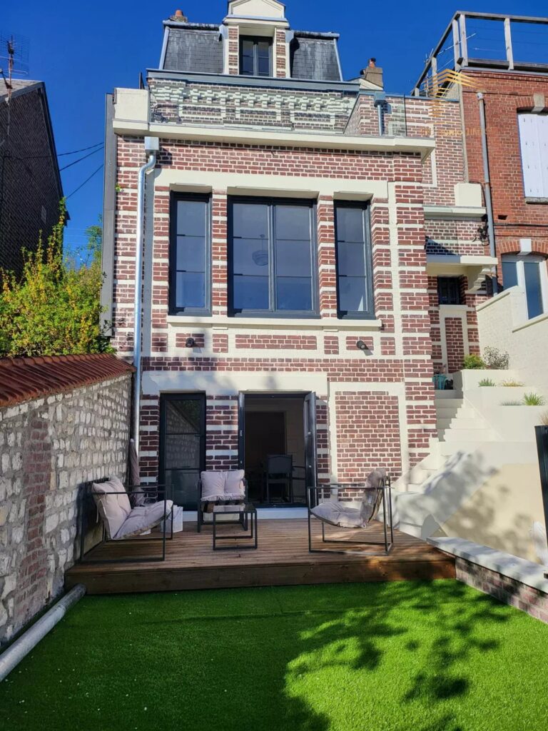 🔥 Quartier saint Gervais – Maison 138 m² entièrement rénovée avec vue panoramique sur Rouen 🏡✨