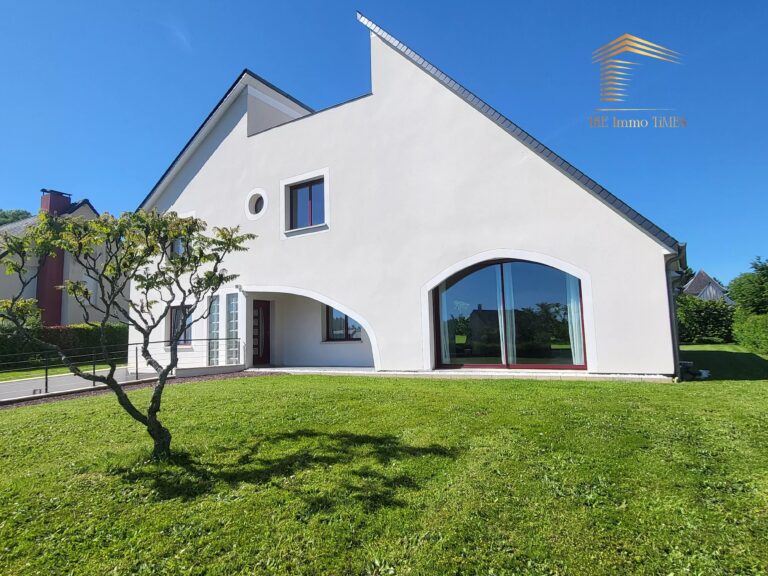 Maison d’architecte de 292 m² – La Neuville-Chant-d&rsquo;Oisel